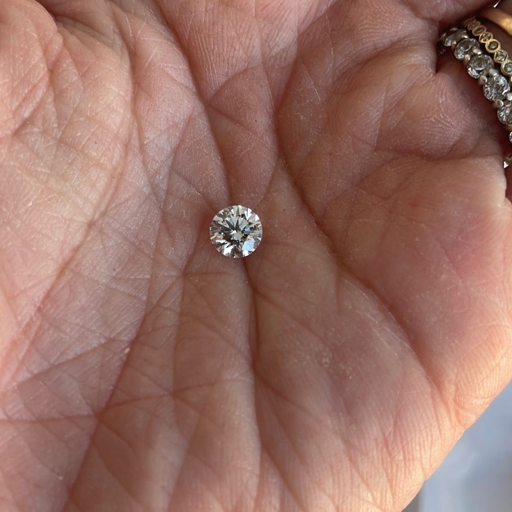 .83 lab created diamond! Heavy 3/4 carat diamond. This is stunning!
